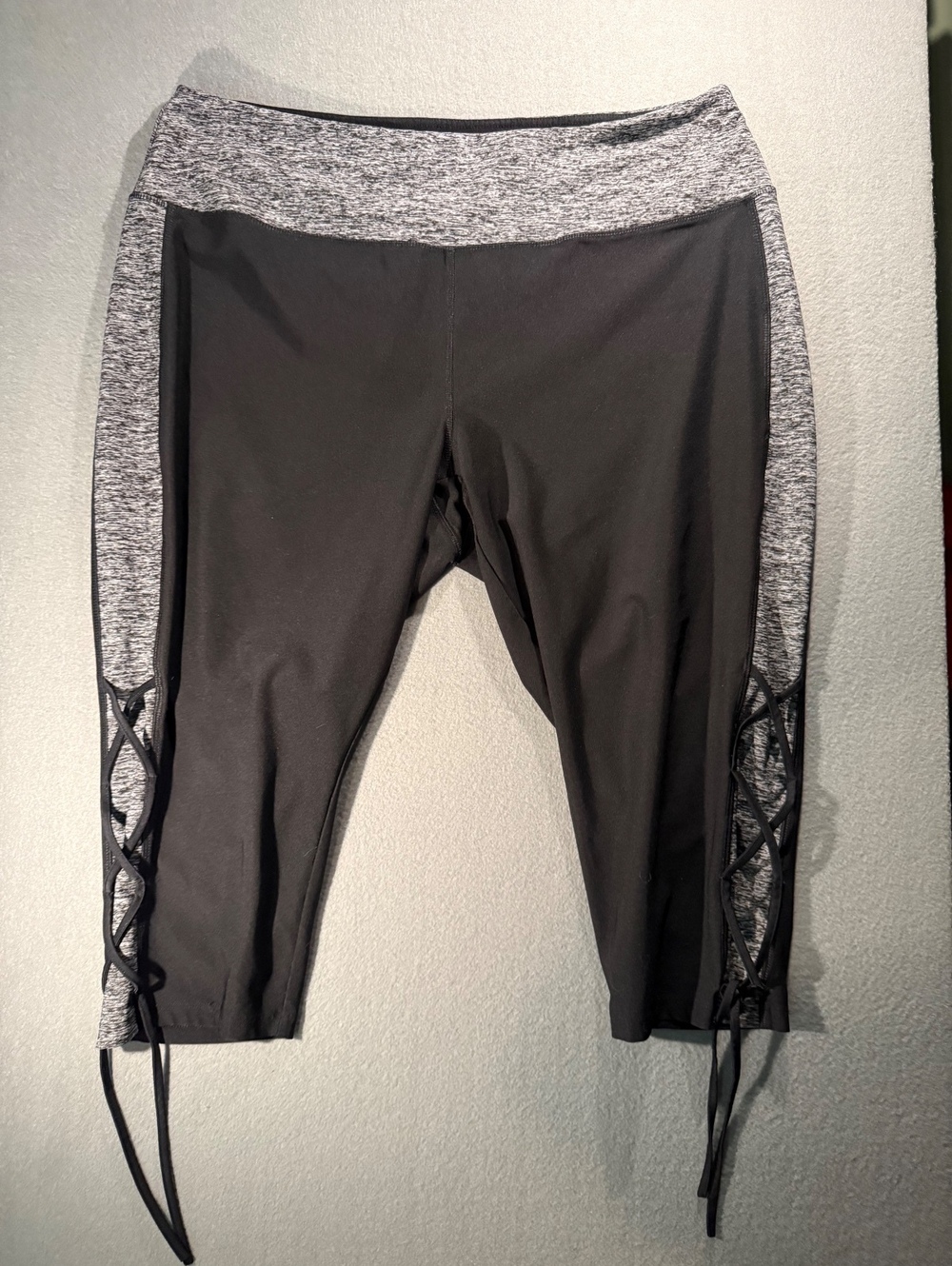 Zella Women's XL Black and Gray Capri Leggings with Lace-Up Detail